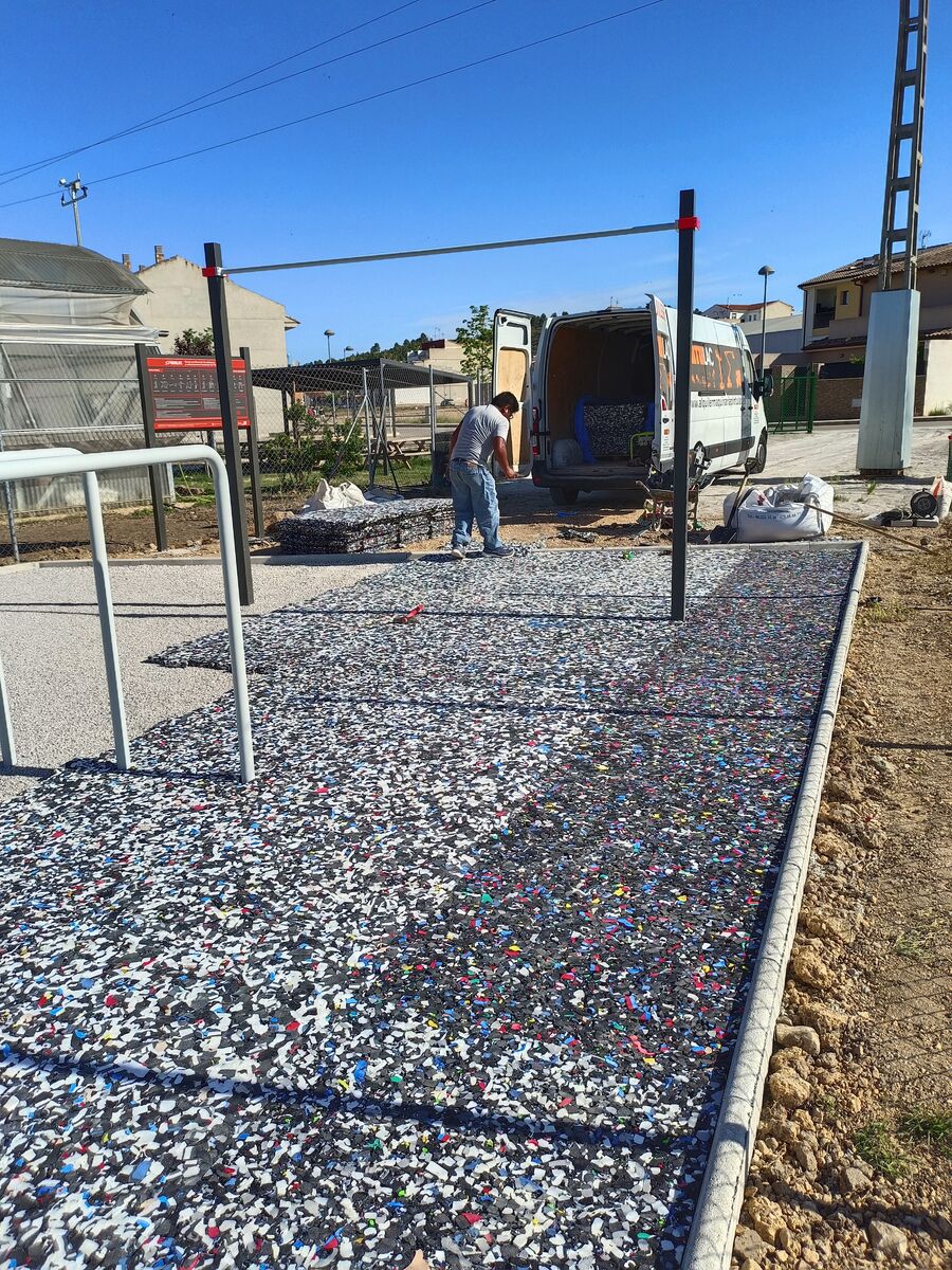 Instalación de pavimento deportivo